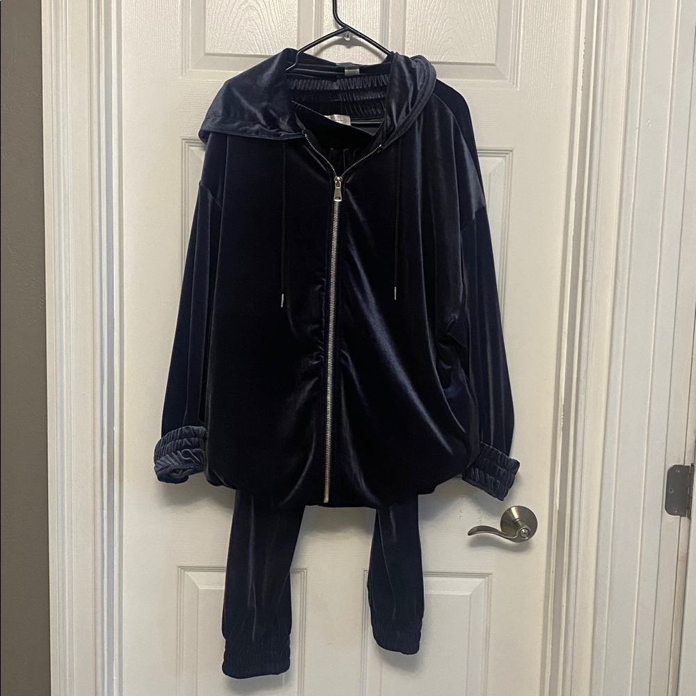 Laina Rauma Luxurious Velour set in dark purple L oversized